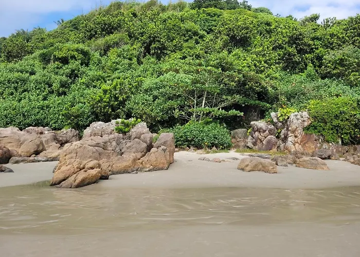 Praia Do Tombo - Pe Na Areia Guarujá